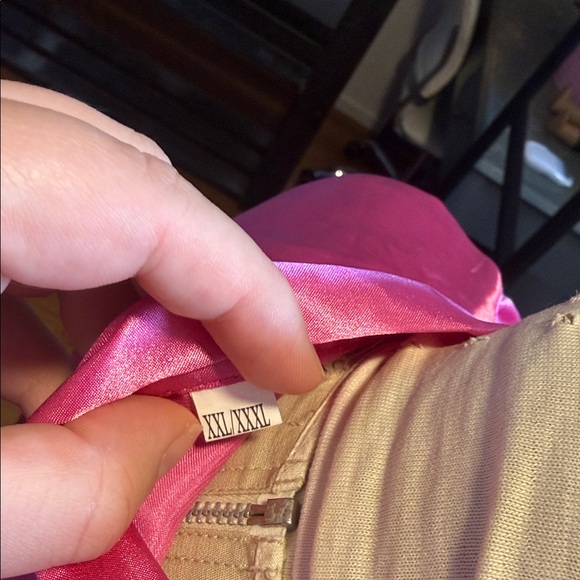 Amazon Pink Satin Robe - Picture 3 of 3